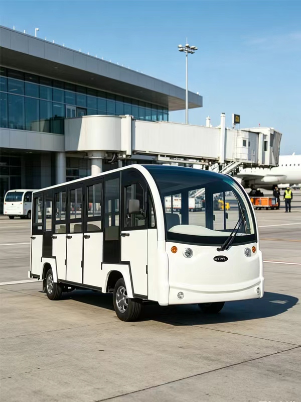 Canadian Airport Shuttle Bus